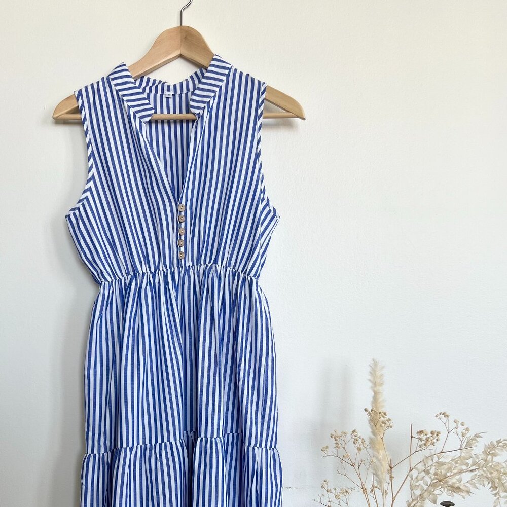 V neck midi dress / striped and pleaded - Size S